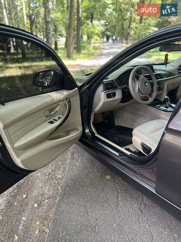 Седан BMW 3 Series 2013 в Виннице
