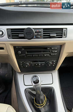 Седан BMW 3 Series 2005 в  фото 13 Седан BMW 3 Series 2005 в