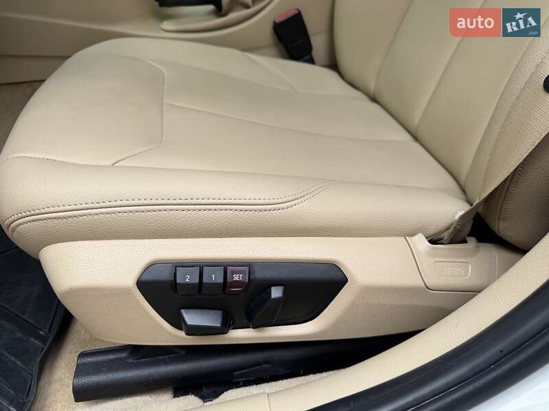 Седан BMW 3 Series 2015 в Києві