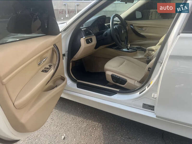 Седан BMW 3 Series 2015 в Києві