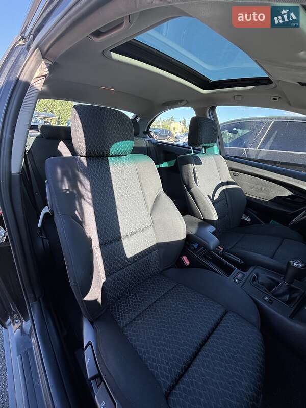 Купе BMW 3 Series 2001 в Киеве фото 11 Купе BMW 3 Series 2001 в Киеве