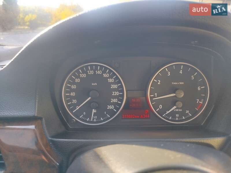 Седан BMW 3 Series 2005 в Вознесенске