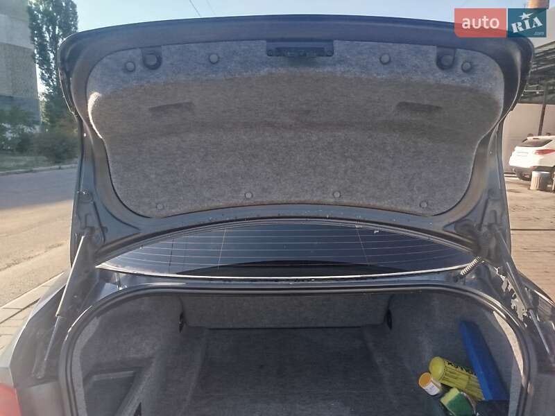 Седан BMW 3 Series 2005 в Вознесенске