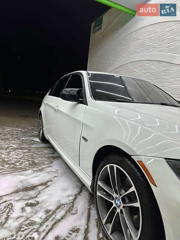 Седан BMW 3 Series 2010 в Тернополе