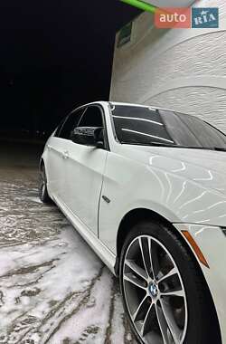 Седан BMW 3 Series 2010 в 