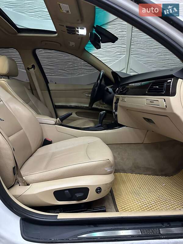 Седан BMW 3 Series 2010 в Тернополе