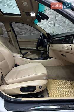 Седан BMW 3 Series 2010 в 