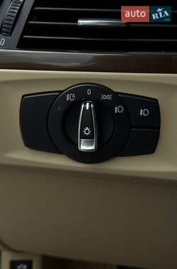 Седан BMW 3 Series 2010 в 