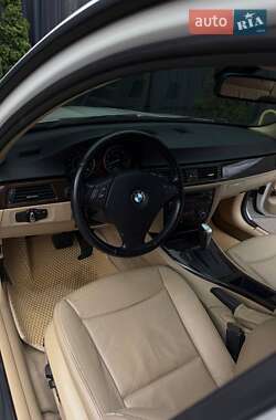 Седан BMW 3 Series 2010 в 
