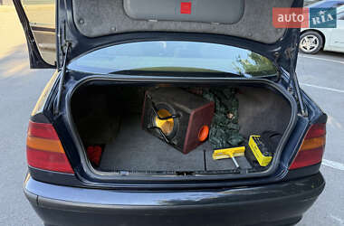 Седан BMW 3 Series 2003 в 