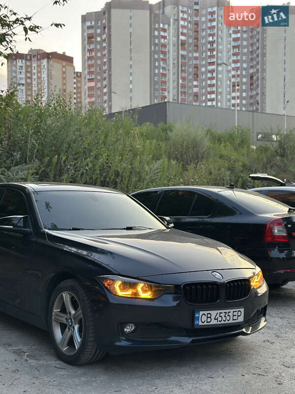 Седан BMW 3 Series 2014 в Прилуках