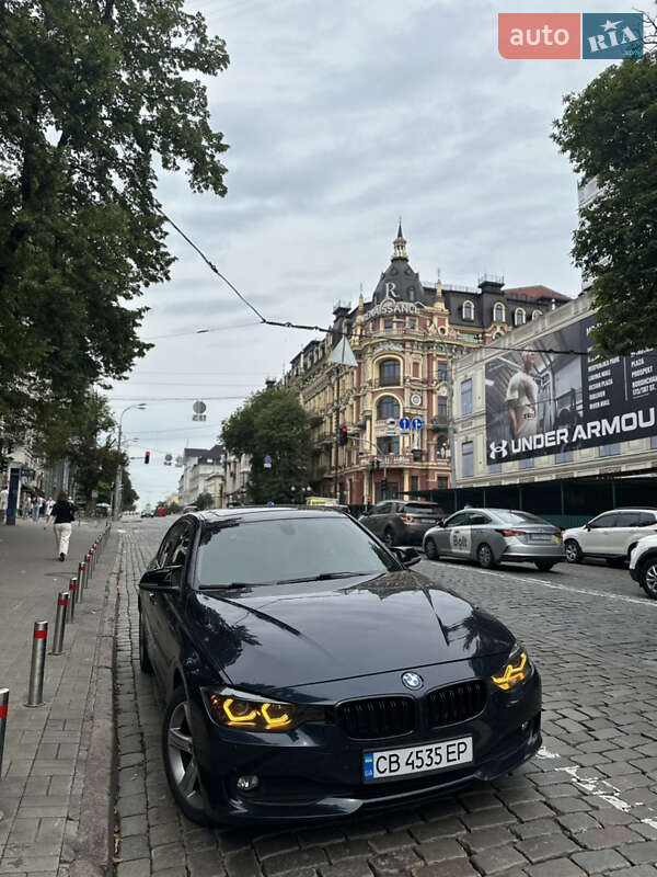 Седан BMW 3 Series 2014 в Прилуках