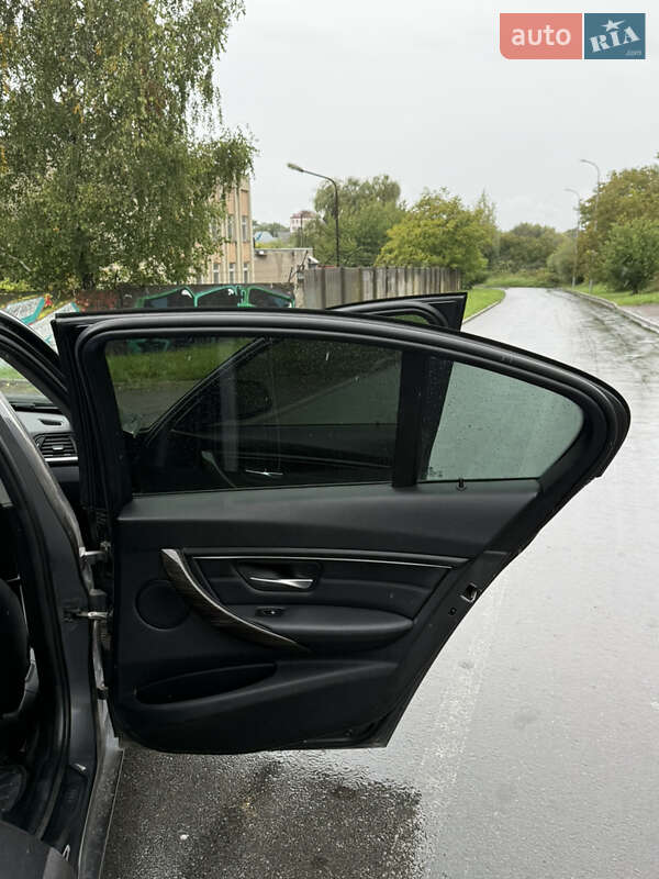 Седан BMW 3 Series 2015 в Львове