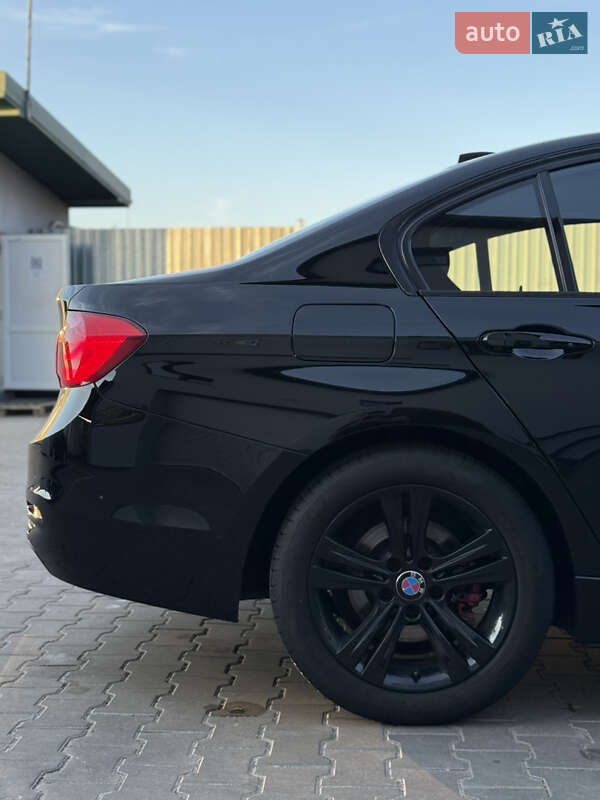 Седан BMW 3 Series 2018 в Луцке фото 28 Седан BMW 3 Series 2018 в Луцке