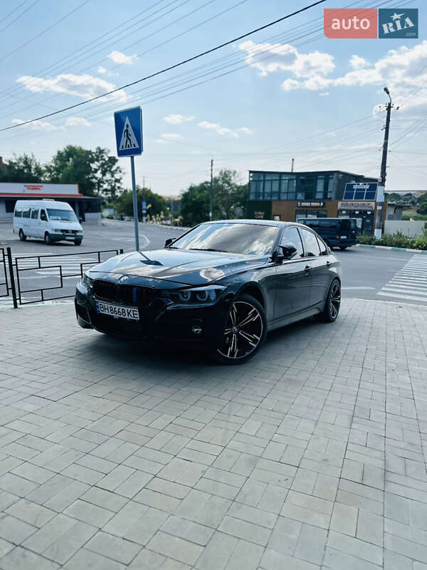 Седан BMW 3 Series 2015 в Одессе