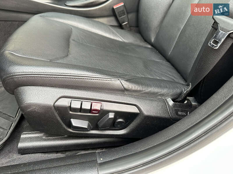 Седан BMW 3 Series 2014 в Киеве