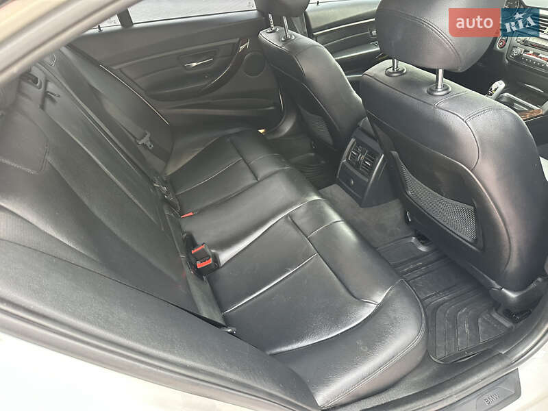 Седан BMW 3 Series 2014 в Киеве