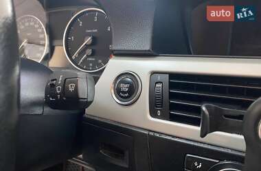 Купе BMW 3 Series 2011 в 