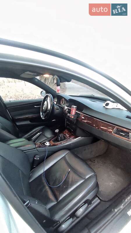 Седан BMW 3 Series 2005 в Вышгороде