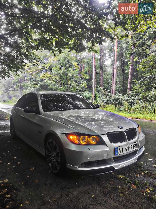 Седан BMW 3 Series 2005 в Вышгороде