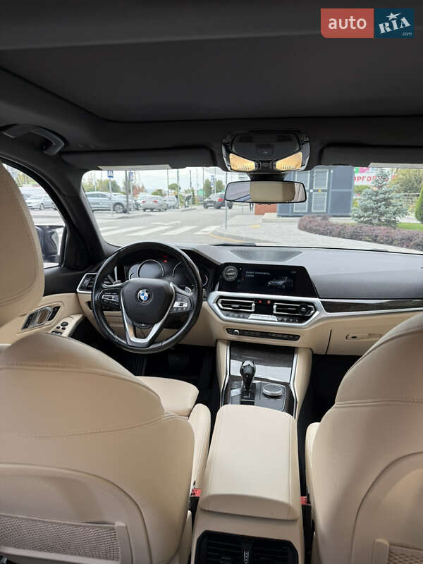 Седан BMW 3 Series 2019 в Киеве