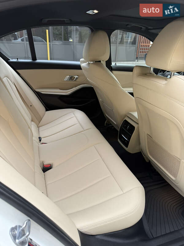 Седан BMW 3 Series 2019 в Александрие