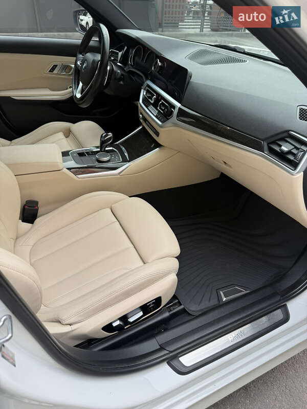 Седан BMW 3 Series 2019 в Киеве