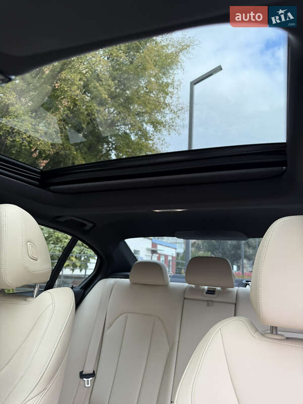 Седан BMW 3 Series 2019 в Киеве