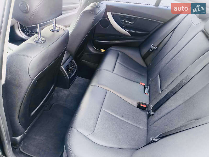 Седан BMW 3 Series 2014 в Виннице