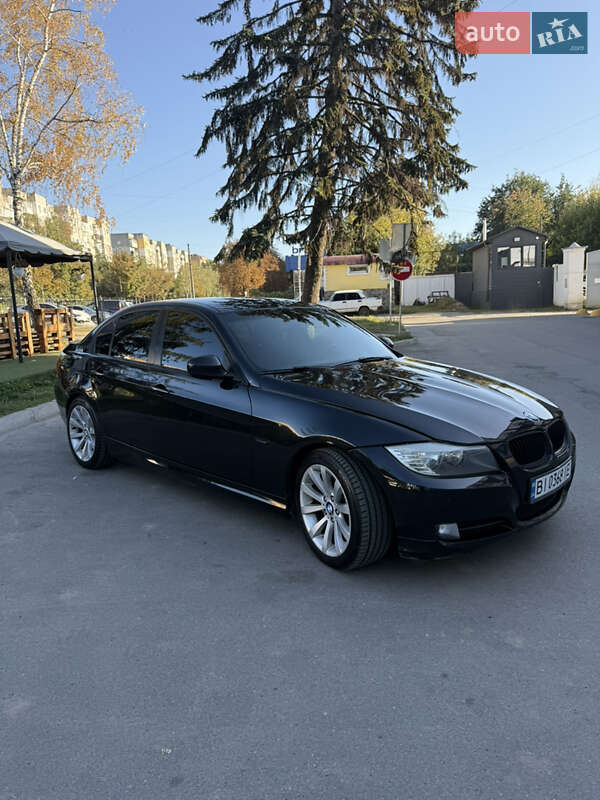 Седан BMW 3 Series 2009 в Полтаві