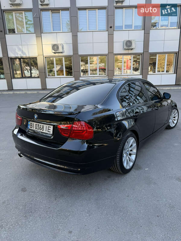 Седан BMW 3 Series 2009 в Полтаві