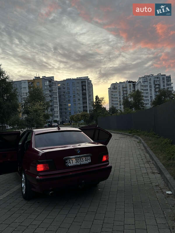 Седан BMW 3 Series 1993 в Ивано-Франковске