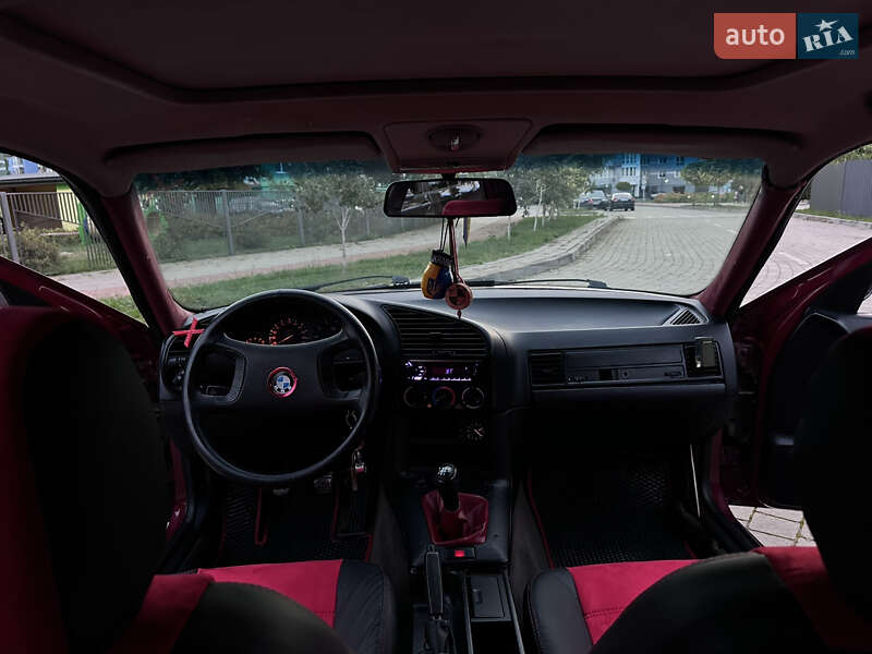 Седан BMW 3 Series 1993 в Ивано-Франковске