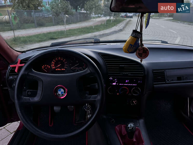 Седан BMW 3 Series 1993 в Ивано-Франковске