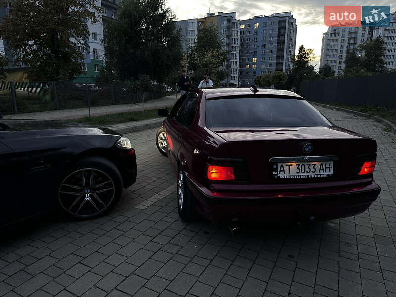 Седан BMW 3 Series 1993 в Ивано-Франковске