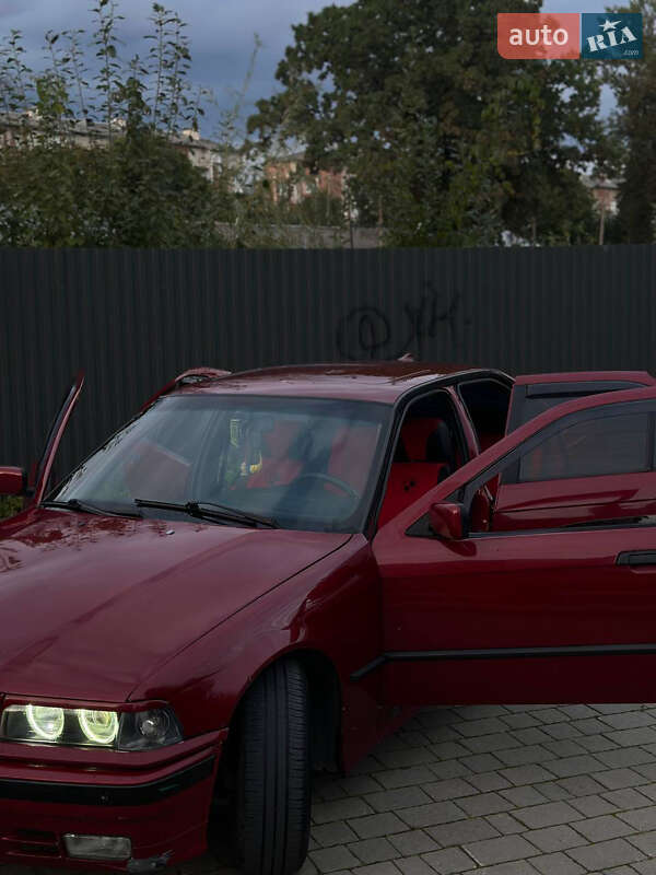 Седан BMW 3 Series 1993 в Ивано-Франковске