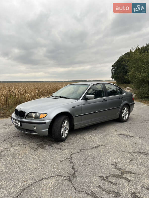 Седан BMW 3 Series 2003 в Корнине