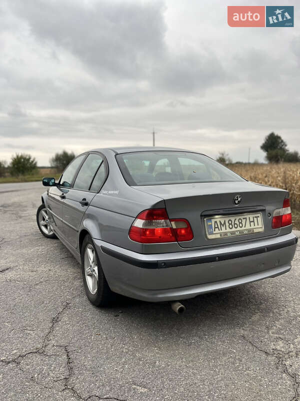 Седан BMW 3 Series 2003 в Корнине