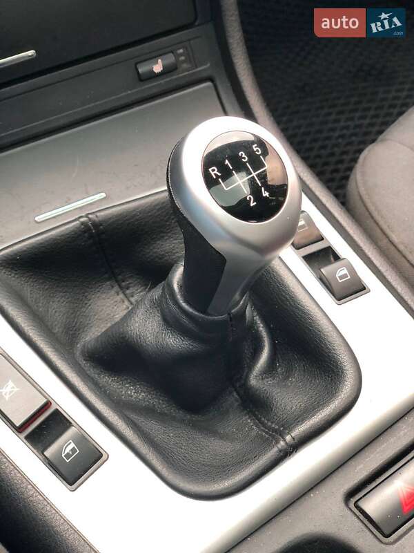 Седан BMW 3 Series 2004 в Львові