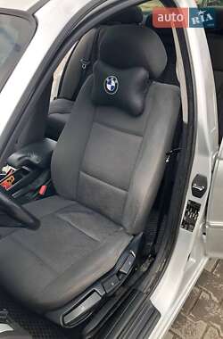 Седан BMW 3 Series 2004 в  фото 22 Седан BMW 3 Series 2004 в