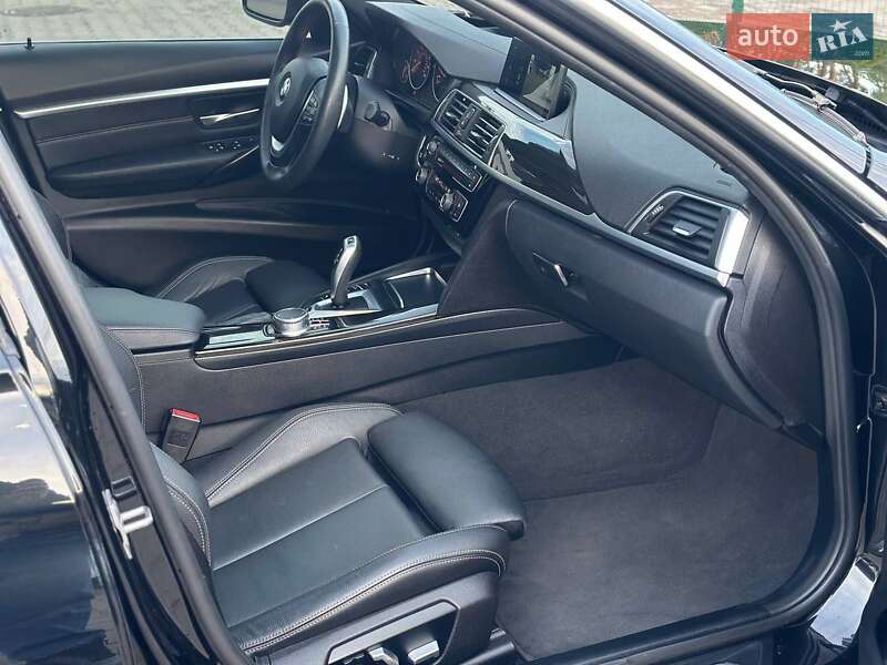 Седан BMW 3 Series 2017 в Киеве