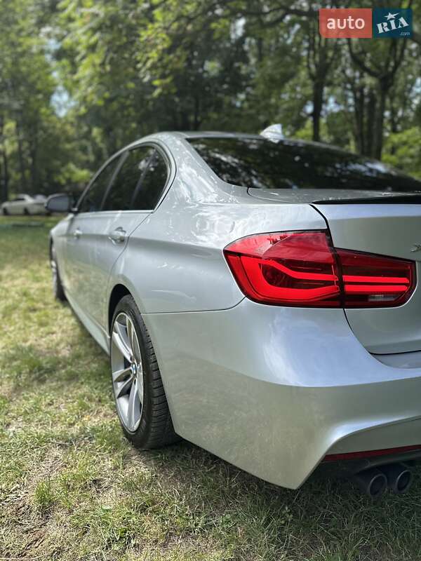 Седан BMW 3 Series 2018 в Ужгороді