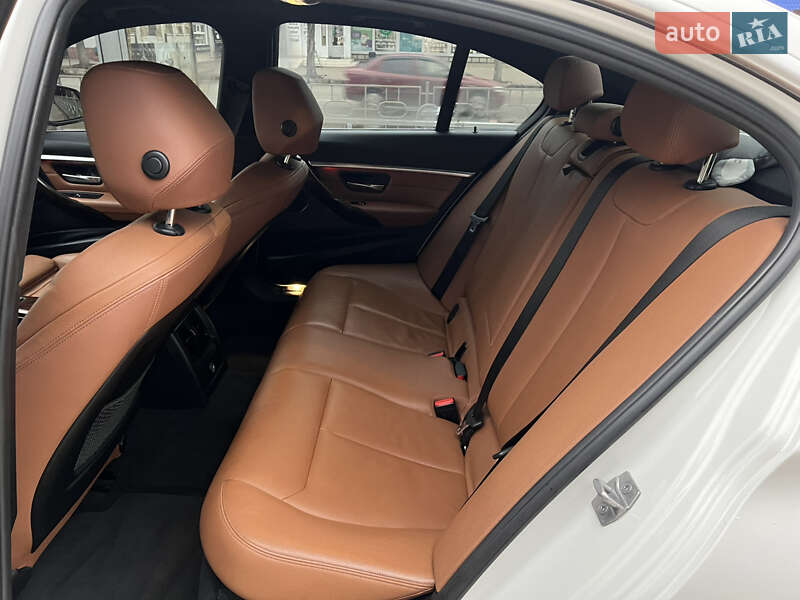 Седан BMW 3 Series 2017 в Могилев-Подольске