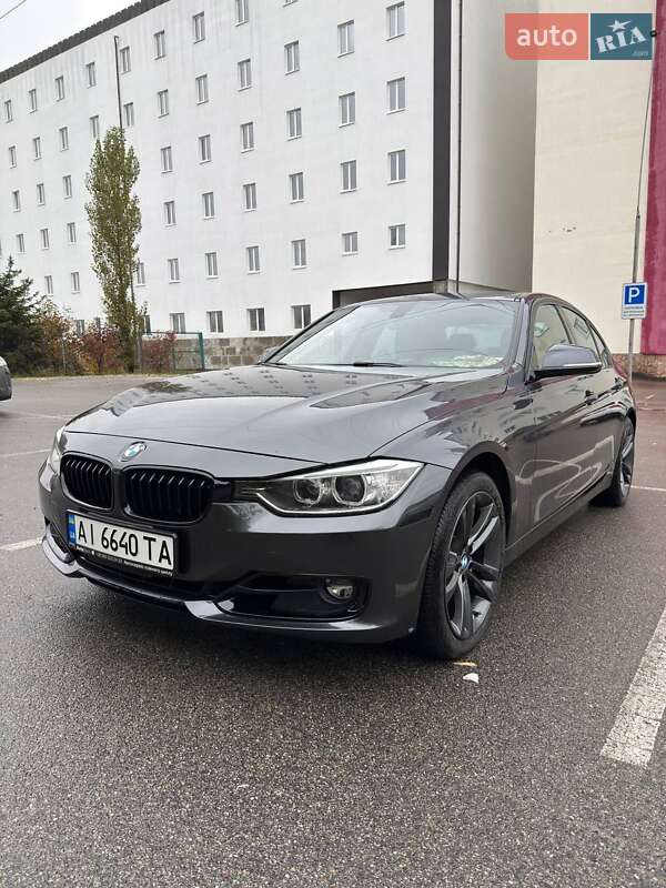 Седан BMW 3 Series 2012 в Вышгороде