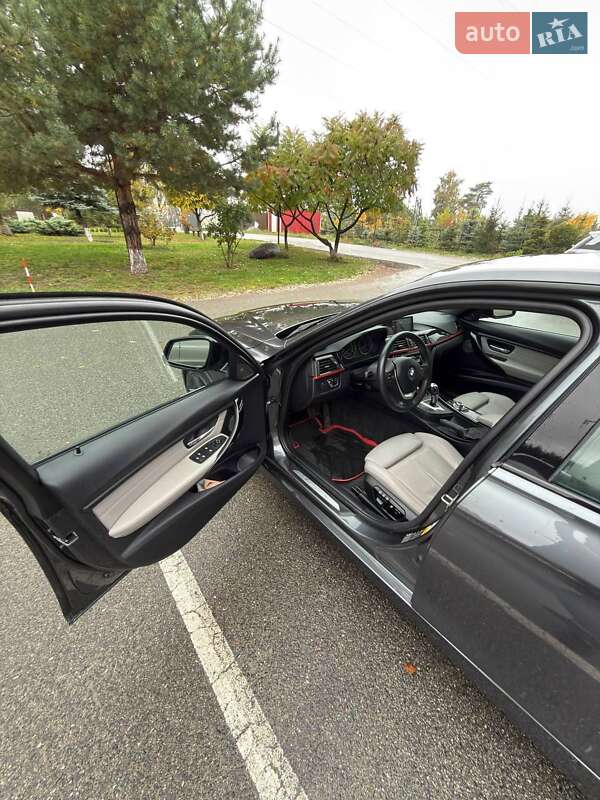 Седан BMW 3 Series 2012 в Вышгороде