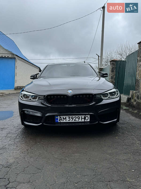Седан BMW 3 Series 2016 в Гайвороні