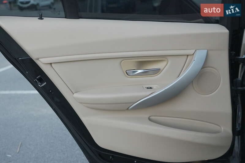 Седан BMW 3 Series 2016 в Києві фото 26 Седан BMW 3 Series 2016 в Києві
