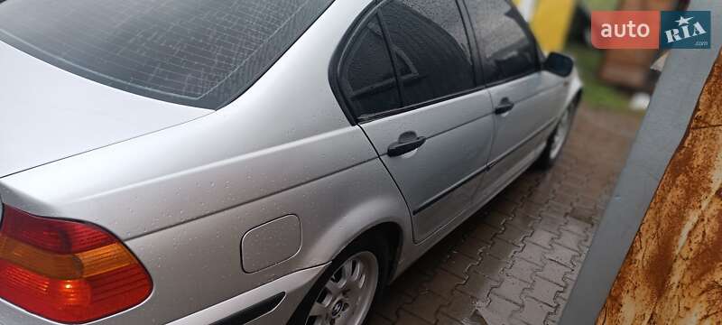 Седан BMW 3 Series 2004 в Киеве