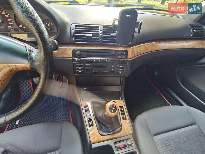 Седан BMW 3 Series 2004 в Романове