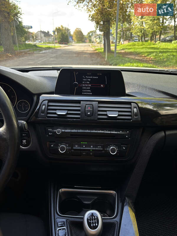 Седан BMW 3 Series 2012 в Черновцах